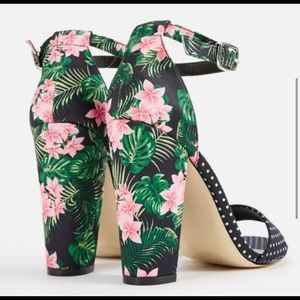 JustFab LENA heeled sandal. Black chunky heel. Floral tropical design.
